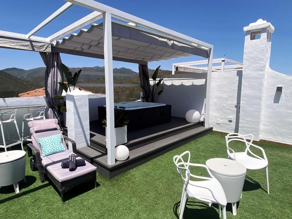 شقة Penthouse Mit Privatem Jacuzzi In Marbella - La Mairena أُخين المظهر الخارجي الصورة