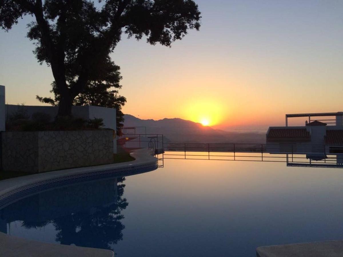 شقة Penthouse Mit Privatem Jacuzzi In Marbella - La Mairena أُخين المظهر الخارجي الصورة