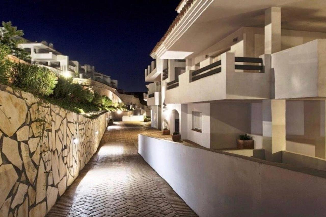 شقة Penthouse Mit Privatem Jacuzzi In Marbella - La Mairena أُخين المظهر الخارجي الصورة