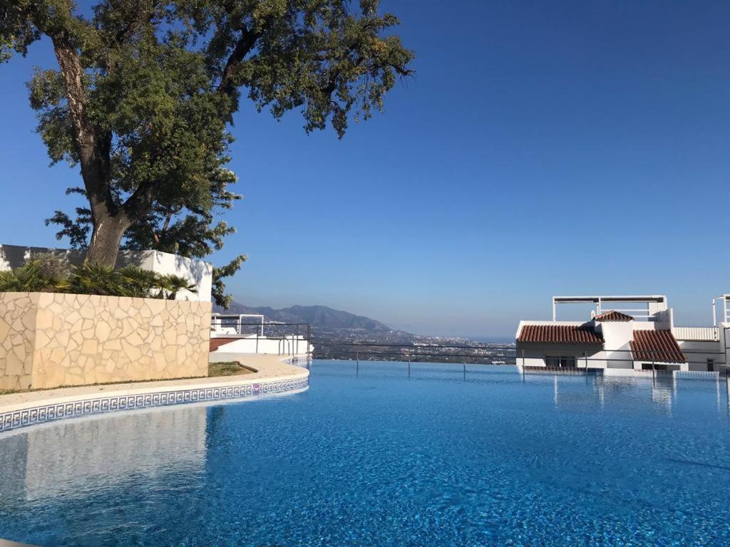 شقة Penthouse Mit Privatem Jacuzzi In Marbella - La Mairena أُخين المظهر الخارجي الصورة